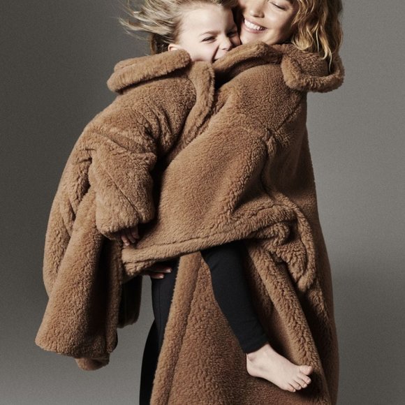 90% NEW MAX MARA TEDDY MID LENGTH CLASSIC JACKET, SIZE 42 medium - Picture 9 of 17